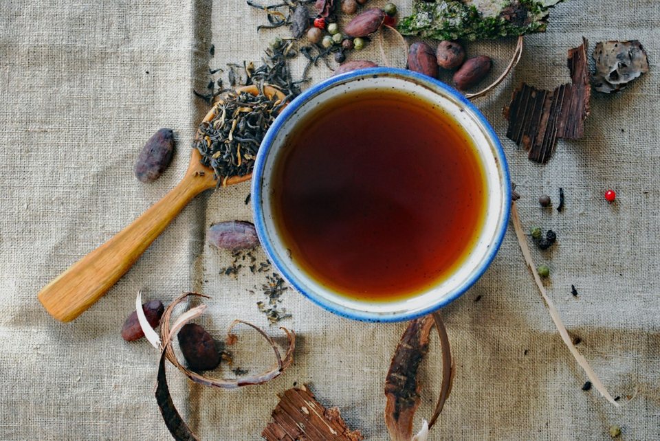 Tasse de thé sur une table
